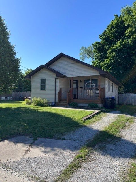 Tiny photo for 712 W Monroe Street, Bloomington, IL 61701 (MLS # 12646762)