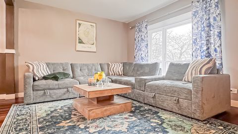 Tiny photo for 2137 Greystone Place, Hoffman Estates, IL 60169 (MLS # 12613990)