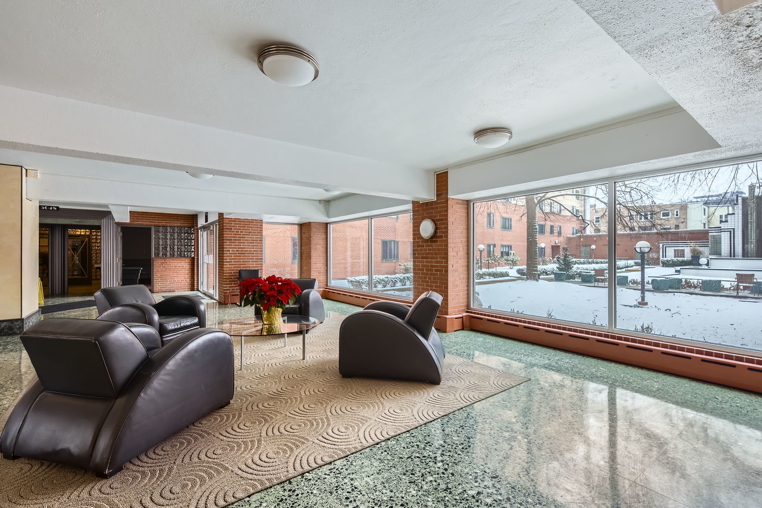 5052 N Marine Drive D1