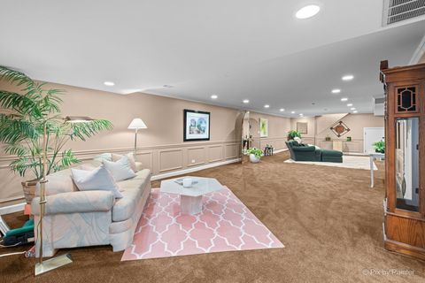 Tiny photo for Schaumburg, IL 60173 (MLS # 12511427)