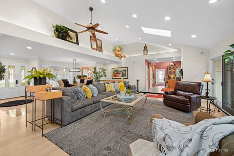 Tiny photo for Schaumburg, IL 60173 (MLS # 12511427)