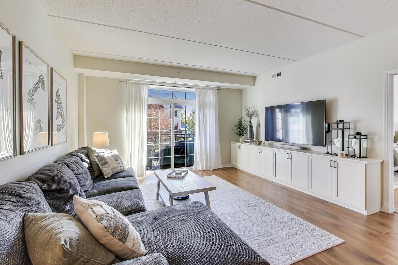 50 S Greeley Street 204