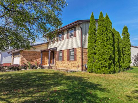 Tiny photo for 620 S Point Drive, Schaumburg, IL 60193 (MLS # 12525316)