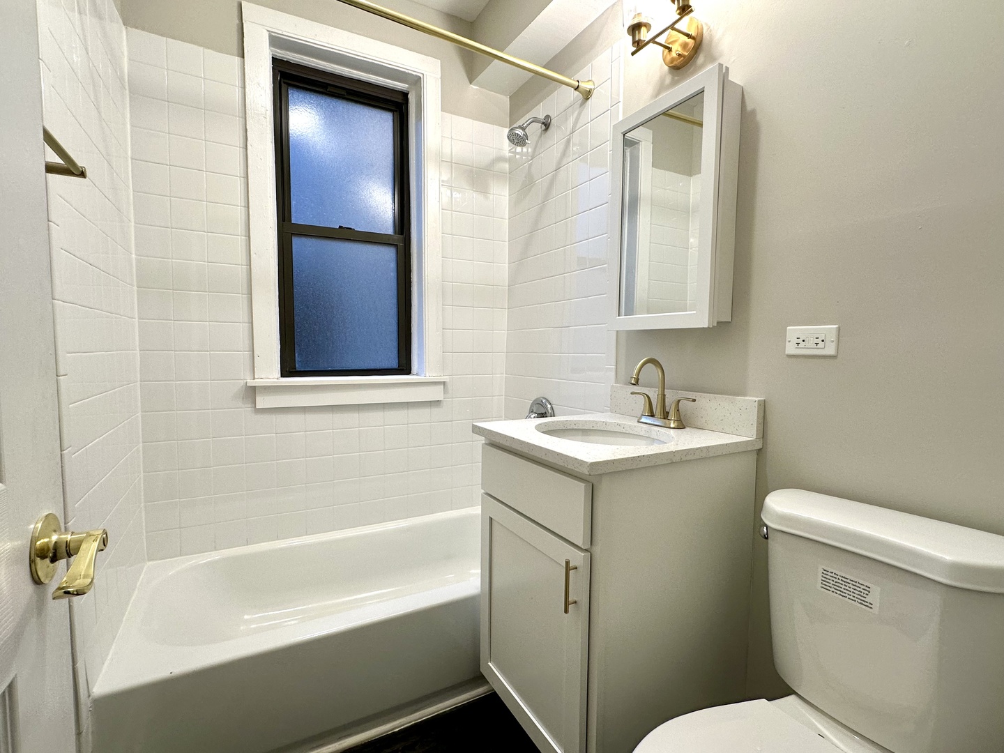 6540 N Glenwood Avenue G02