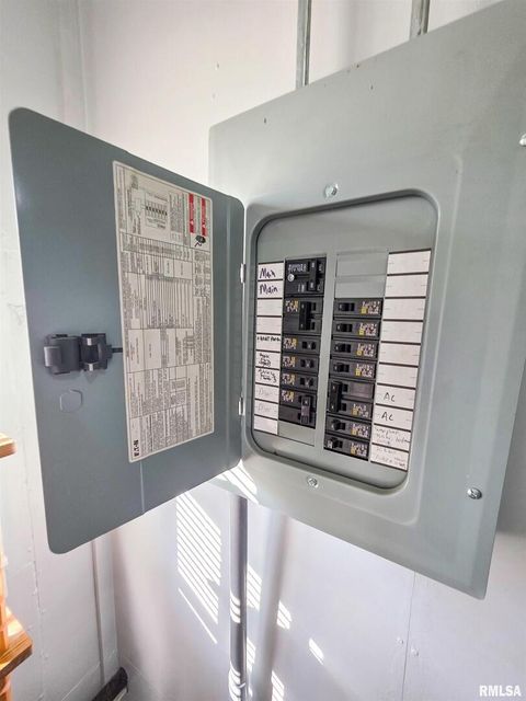 Tiny photo for 7847 Old Highway 50, Flora, IL 62839 (MLS # EB460820)