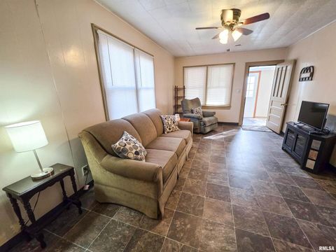 Tiny photo for 7847 Old Highway 50, Flora, IL 62839 (MLS # EB460820)