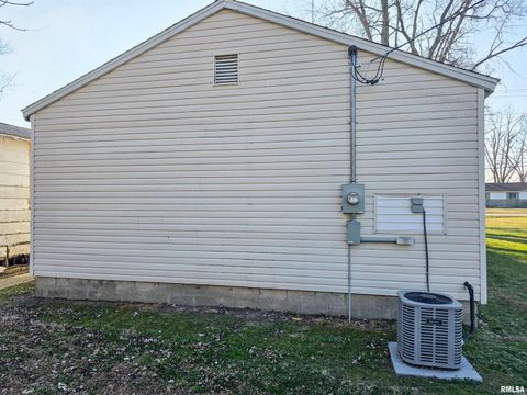 Tiny photo for 7847 Old Highway 50, Flora, IL 62839 (MLS # EB460820)