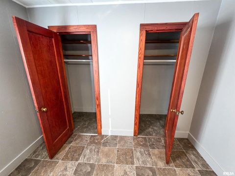 Tiny photo for 7847 Old Highway 50, Flora, IL 62839 (MLS # EB460820)