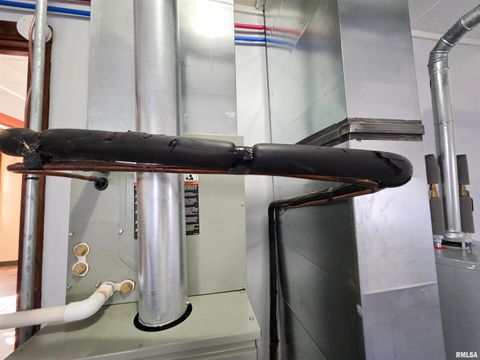 Tiny photo for 7847 Old Highway 50, Flora, IL 62839 (MLS # EB460820)