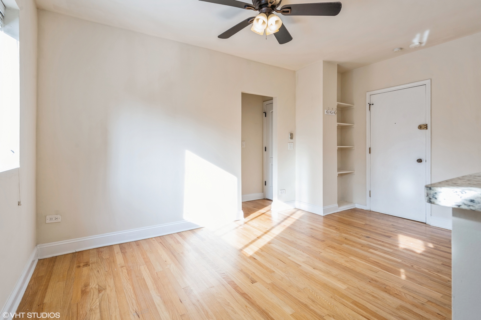 1430 N Dearborn Street 512