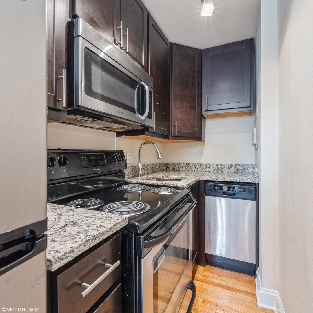 1430 N Dearborn Street 512