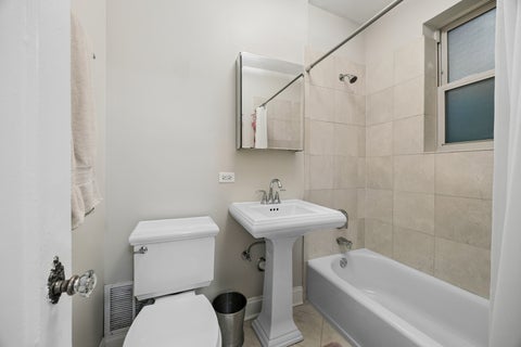 Tiny photo for 344 S Maple Avenue #2B, Oak Park, IL 60302 (MLS # 12754713)