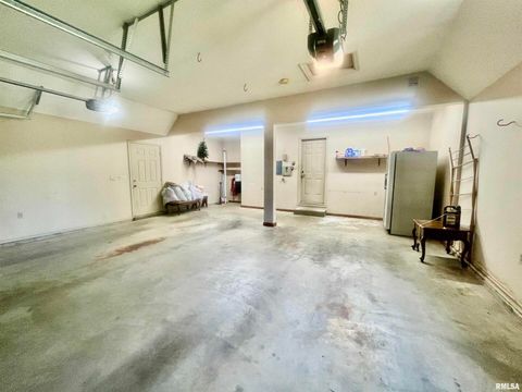 Tiny photo for 9 BRIAN Drive, Metropolis, IL 62960 (MLS # EB459254)