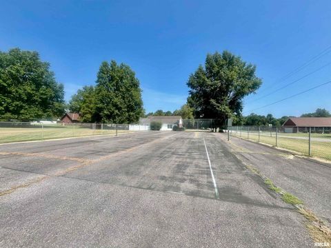 Tiny photo for 9 BRIAN Drive, Metropolis, IL 62960 (MLS # EB459254)