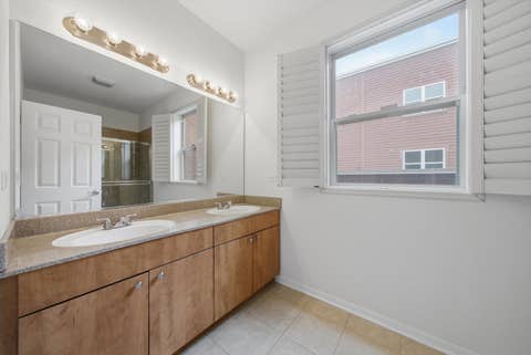 Tiny photo for 318 E 25th Place #2E, Chicago, IL 60616 (MLS # 12737139)