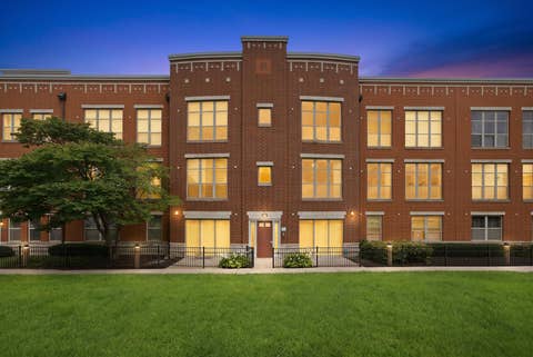 Tiny photo for 318 E 25th Place #2E, Chicago, IL 60616 (MLS # 12737139)