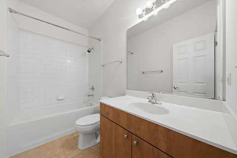 Tiny photo for 318 E 25th Place #2E, Chicago, IL 60616 (MLS # 12737139)