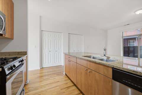 Tiny photo for 318 E 25th Place #2E, Chicago, IL 60616 (MLS # 12737139)