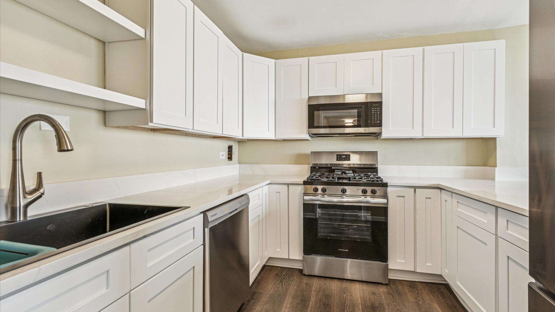 3950 N Lake Shore Drive 2005, Chicago, IL, 60613 1 3950 N Lake Shore Drive 2005