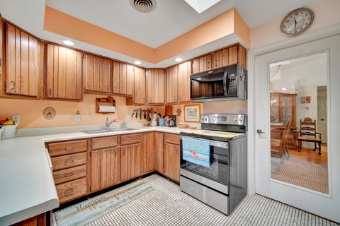 Tiny photo for 2418 N Nottingham Court, Champaign, IL 61821 (MLS # 12663127)