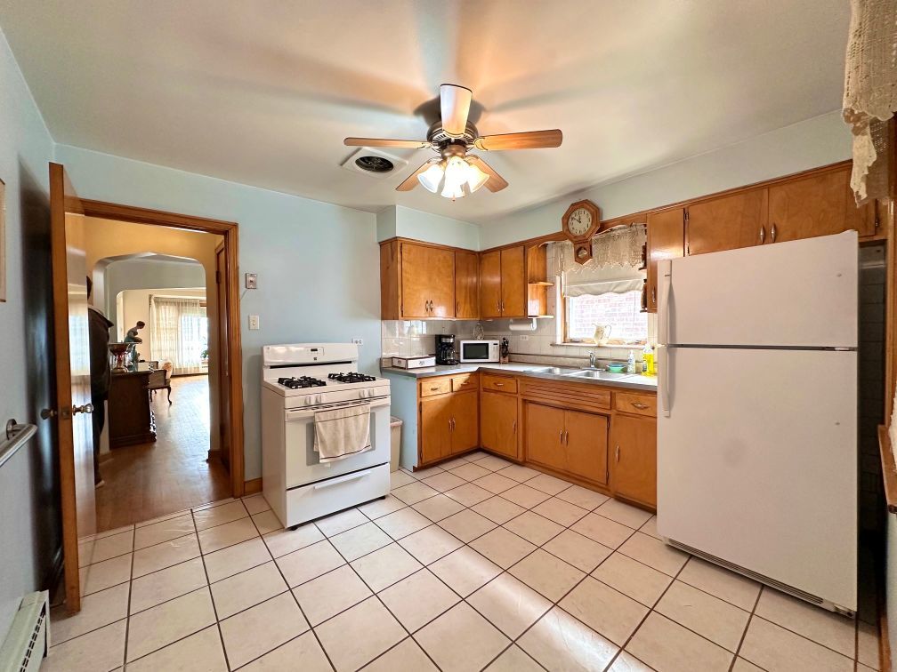 6606 S Komensky Avenue