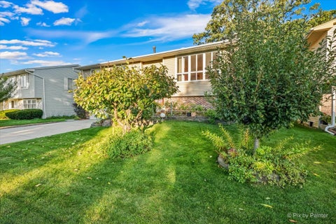 Tiny photo for 231 Briarwood Drive, Elgin, IL 60120 (MLS # 12779402)