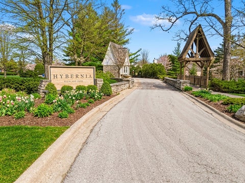 Tiny photo for 1745 Sundrop Circle, Highland Park, IL 60035 (MLS # 12793005)