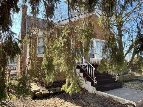 Tiny photo for 2313 E 92nd Street, Chicago, IL 60617 (MLS # 12610285)