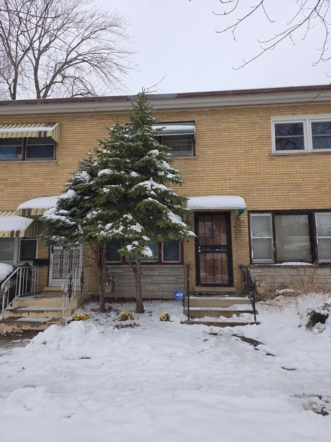 Photo of 934 E 84th Place #B, Chicago, IL 60619 (MLS # 12529049)