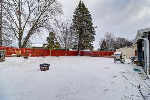 Tiny photo for 1024 10th Avenue N, Clinton, IA 52732 (MLS # 12554481)