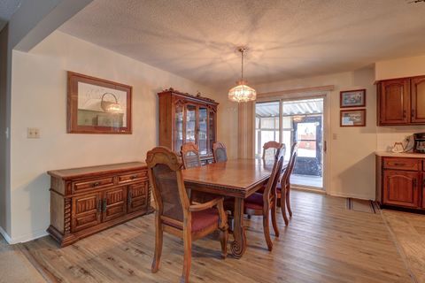 Tiny photo for 1024 10th Avenue N, Clinton, IA 52732 (MLS # 12554481)