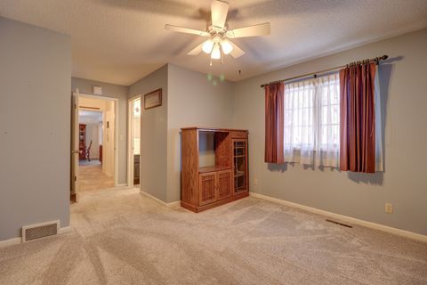 Tiny photo for 1024 10th Avenue N, Clinton, IA 52732 (MLS # 12554481)