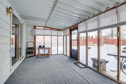 Tiny photo for 1024 10th Avenue N, Clinton, IA 52732 (MLS # 12554481)