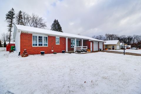 Tiny photo for 1024 10th Avenue N, Clinton, IA 52732 (MLS # 12554481)