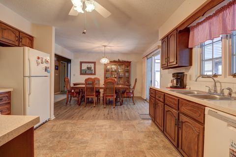 Tiny photo for 1024 10th Avenue N, Clinton, IA 52732 (MLS # 12554481)