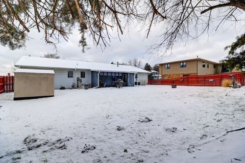 Tiny photo for 1024 10th Avenue N, Clinton, IA 52732 (MLS # 12554481)