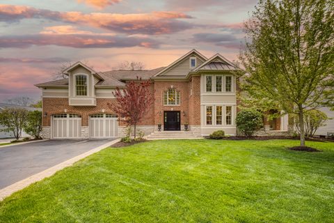 Photo of 119 Roslyn Road, Barrington, IL 60010 (MLS # 12689800)