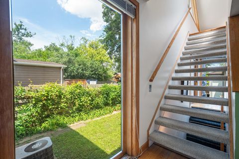 Tiny photo for 1928 Kennicott Court, Des Plaines, IL 60018 (MLS # 12406913)