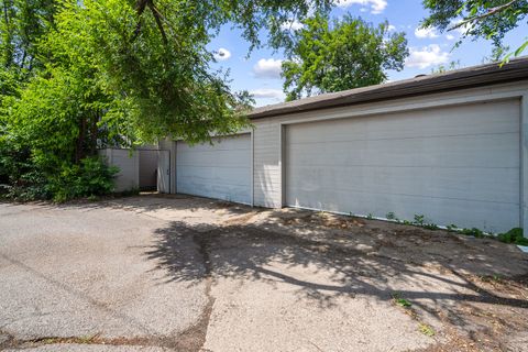 Tiny photo for 1928 Kennicott Court, Des Plaines, IL 60018 (MLS # 12406913)