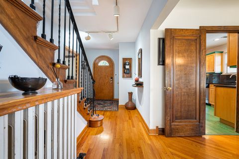 Tiny photo for 1928 Kennicott Court, Des Plaines, IL 60018 (MLS # 12406913)