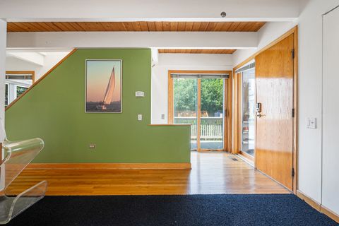 Tiny photo for 1928 Kennicott Court, Des Plaines, IL 60018 (MLS # 12406913)