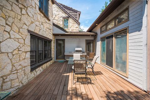 Tiny photo for 1928 Kennicott Court, Des Plaines, IL 60018 (MLS # 12406913)