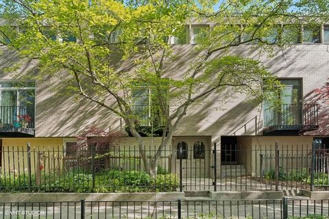 Photo of 1470 E 56th Street, Chicago, IL 60637 (MLS # 12615104)