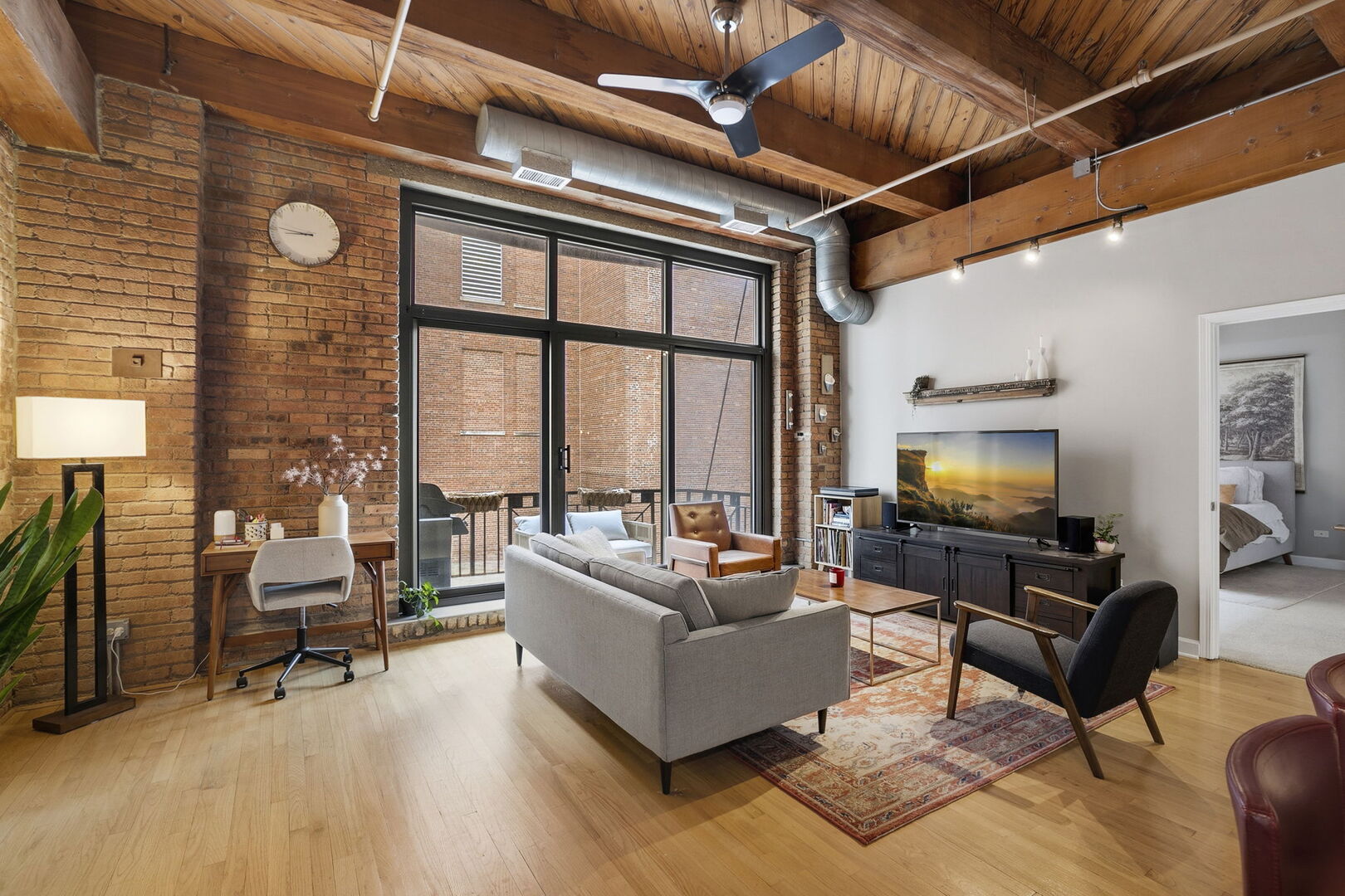 1330 W Monroe Street 216