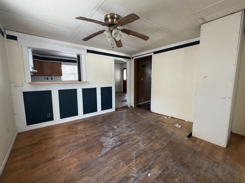 Tiny photo for 1021 Jefferson Avenue, Charleston, IL 61920 (MLS # 12552255)