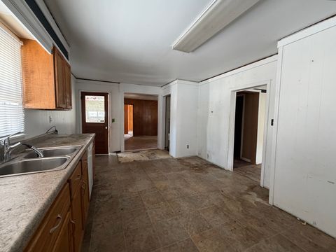 Tiny photo for 1021 Jefferson Avenue, Charleston, IL 61920 (MLS # 12552255)