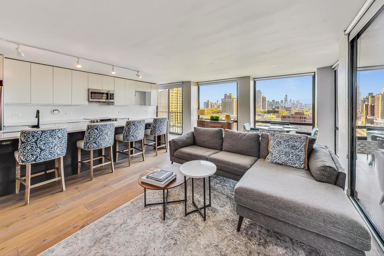 345 W Fullerton Parkway 1206