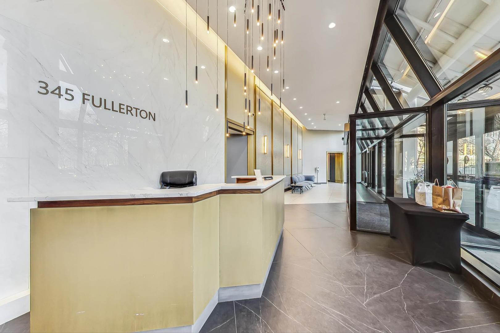 345 W Fullerton Parkway 1206