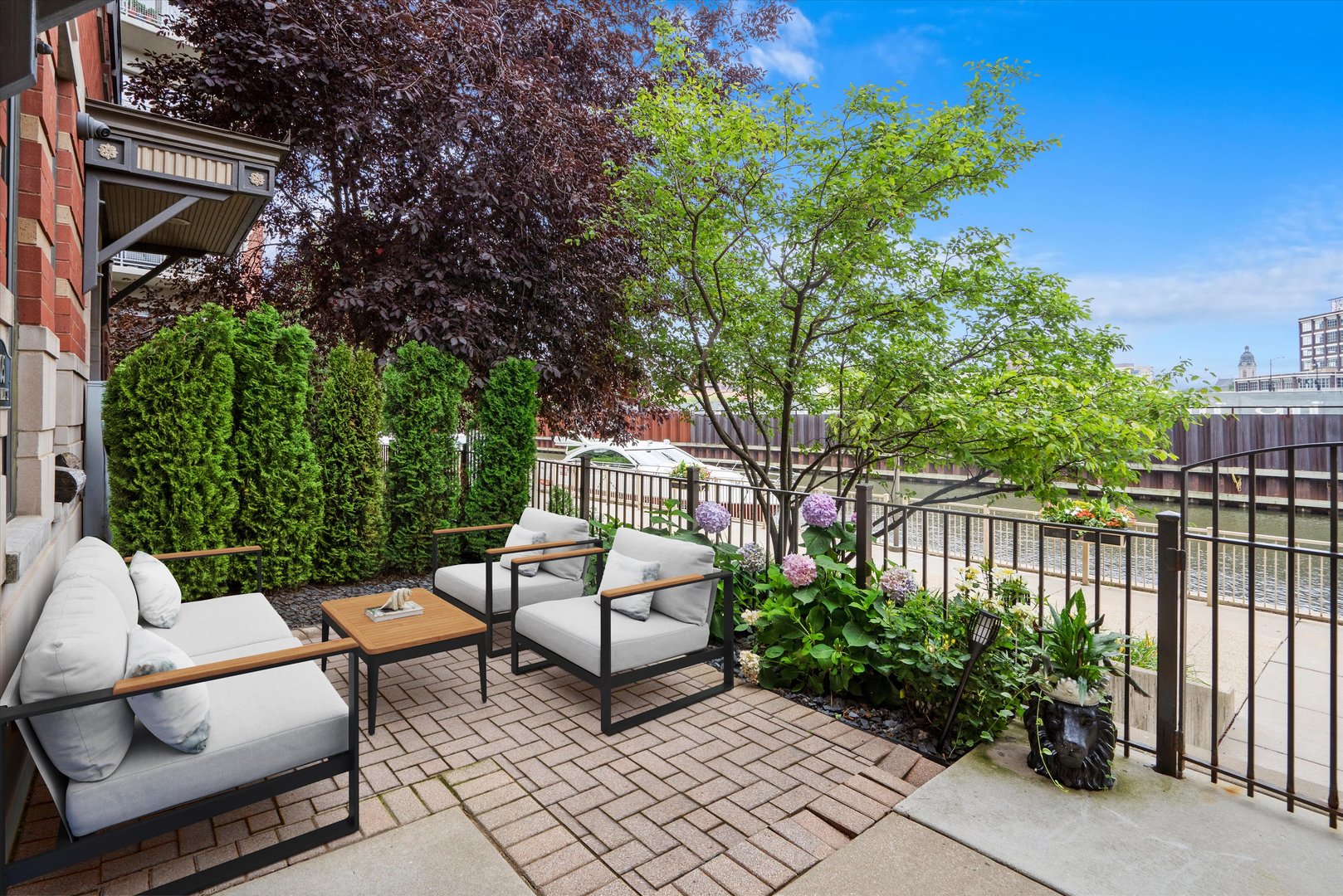 1005 N Riverwalk Street