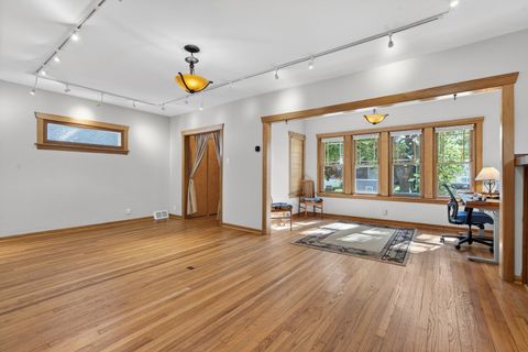 Tiny photo for 1159 S East Avenue, Oak Park, IL 60304 (MLS # 12647593)